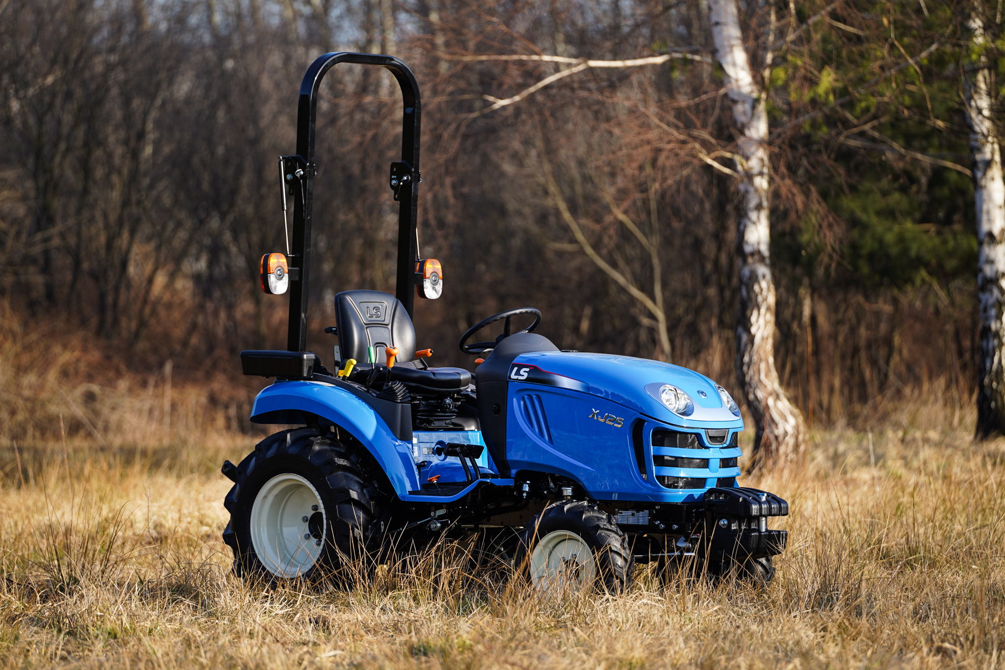 Tractor LS XJ25 HST, tractor agrícola LS